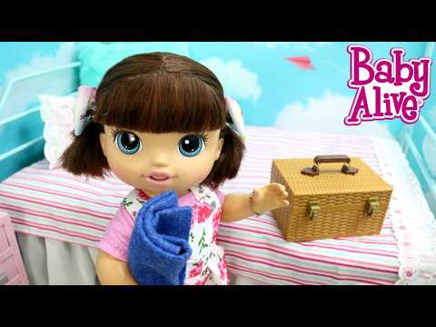 Alice getting ready for the picnic with her friend.
