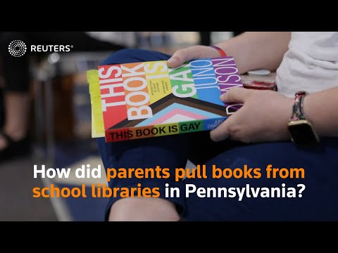 How did Christian groups help parents pull books from some Pennsylvania school libraries?