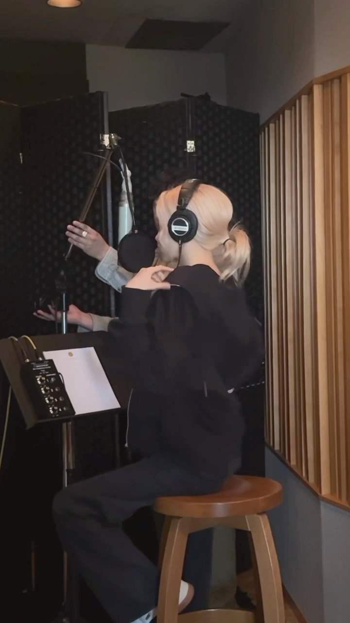 one year of making rosie. ‘rosie’ is out friday ? #rosie #ROSÉ_rosie #rosiebyROSÉ