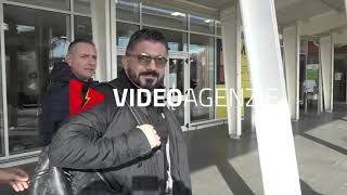 L&#39;arrivo di Gattuso in aeroporto a Capodichino | videoagenzie