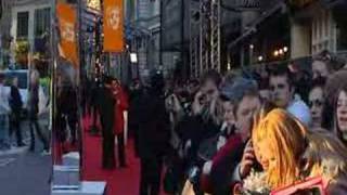 Corrie cast bites back