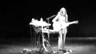 Video voorbeeld van "JUANA MOLINA - La Verdad (vivo Ciudad de las Artes)"