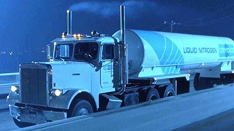 Truck Chase  (Terminator 2 Remastered) HD