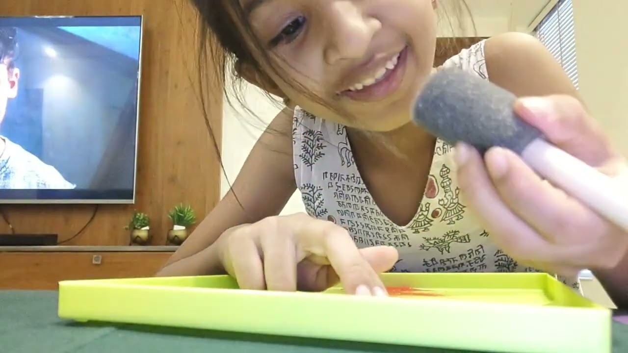 Unboxing sand tastic art