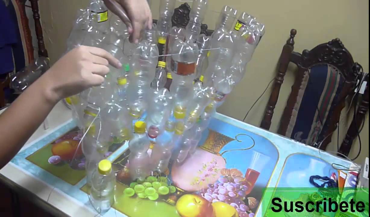 Tacho de basura de botellas recicladas Trash recycled bottles Tacho de basura de botellas recicladas Trash recycled bottles