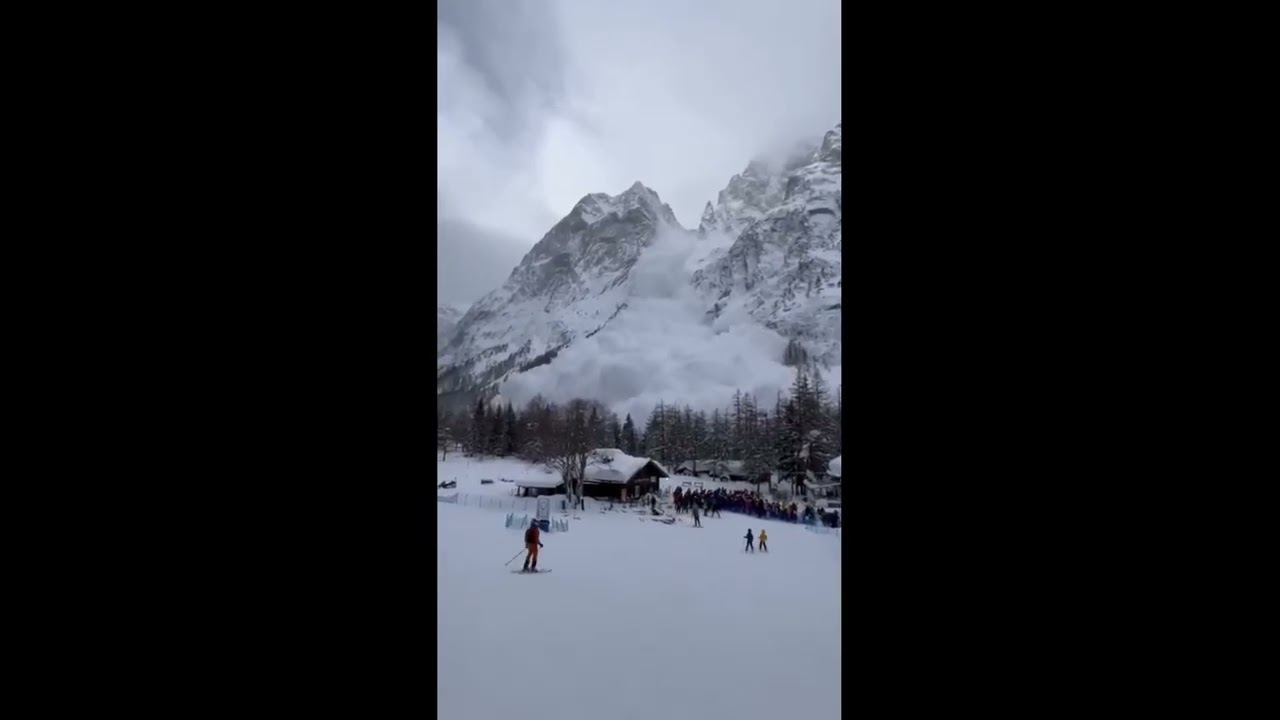 Enorme valanga a Courmayeur, sciatori avvolti dalla neve: immagini da paura!!!