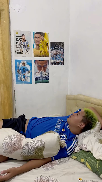 Kalian punya temen gini juga ga si,anaknya tu gila bola #shorts #lucu #kocak