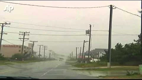 Hurricane Irene Slams Into North Carolina Coast