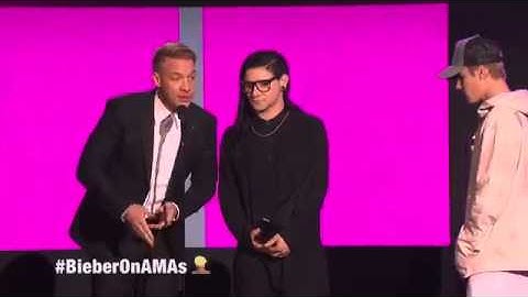 Skrillex Diplo and Justin Bieber AMAs