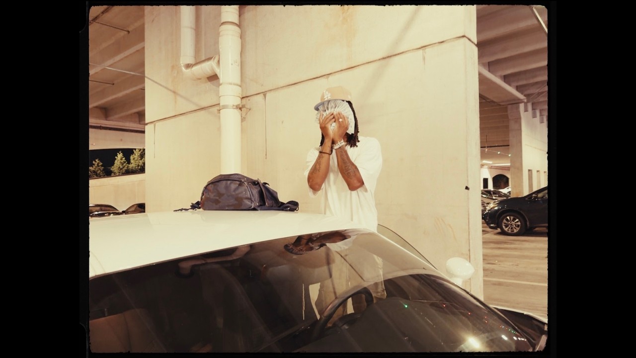 Guarda J.Young1k - Outside (Official Visualizer) su YouTube Guarda J.Young1k - Outside (Official Visualizer) su YouTube