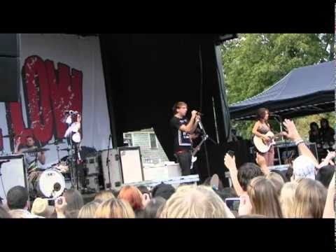 Alex Brings A Girl On Stage-The Only Exception (co...