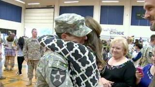 Joyous Reunions at Combat Troops' Homecoming
