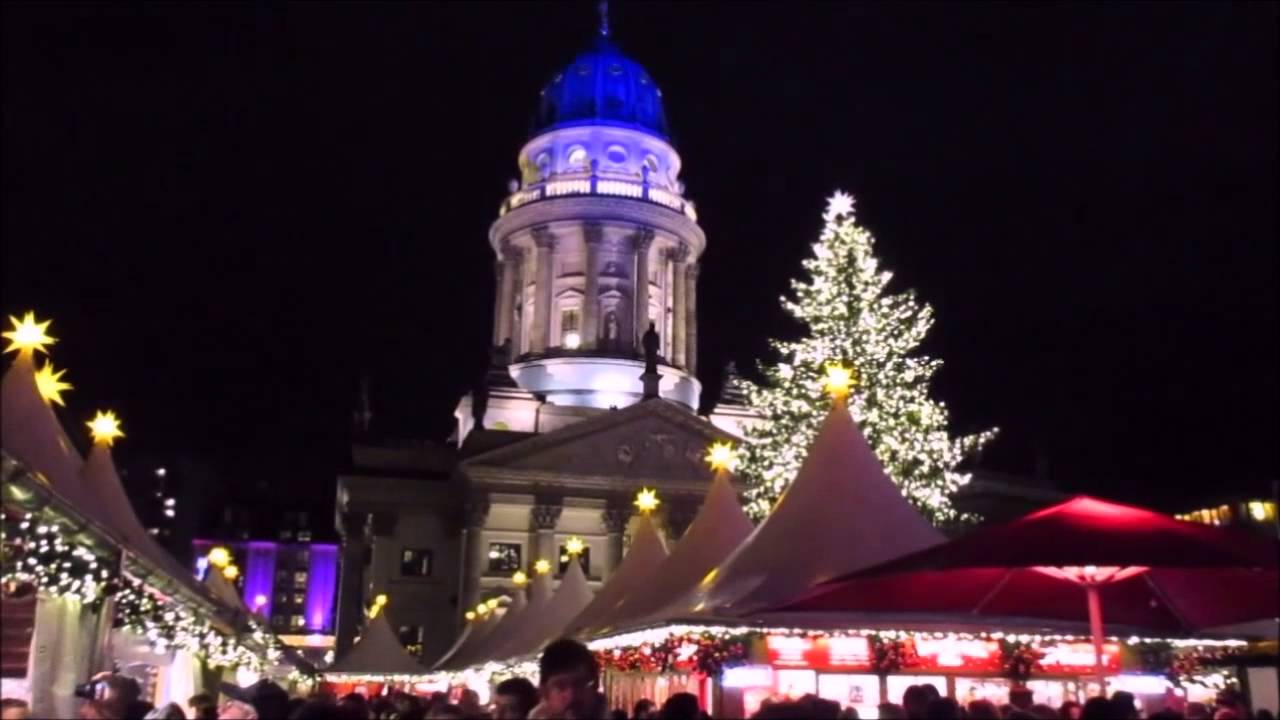 Weihnachtsmarkt "Weihnachtszauber" auf dem Berliner Gendarmenmarkt 2015