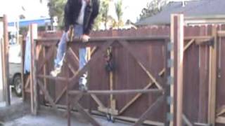 Double Swinger Wood Driveway Gates: Wrong vs. Right Update 10/21/16: Check out my latest videos for my latest new, stronger 