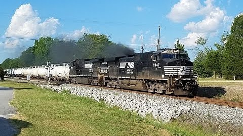 NS 155 SB through Blythewood w/ smoking Dash 9
