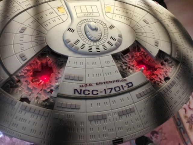 Playmates Electronic USS Enterprise NCC-1701-D with Blow Apart