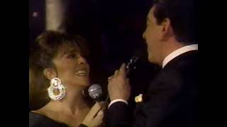 Marco Antonio Muñiz canta con Verónica Castro Mi Rival de Agustín Lara en  Y Vero América ¡Va! 1992