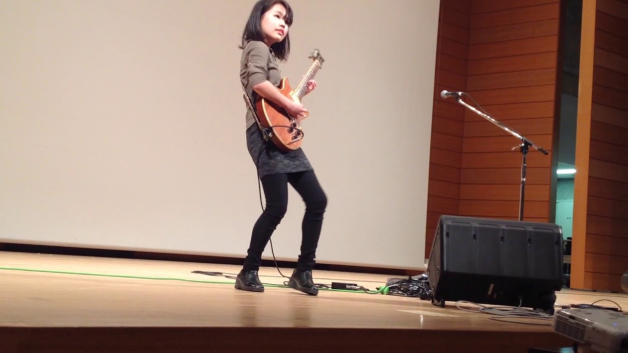 小学生 現役巫女 が エレキ ギター 弾いてみた Santana Europa 馬場美夕 女 Youtube