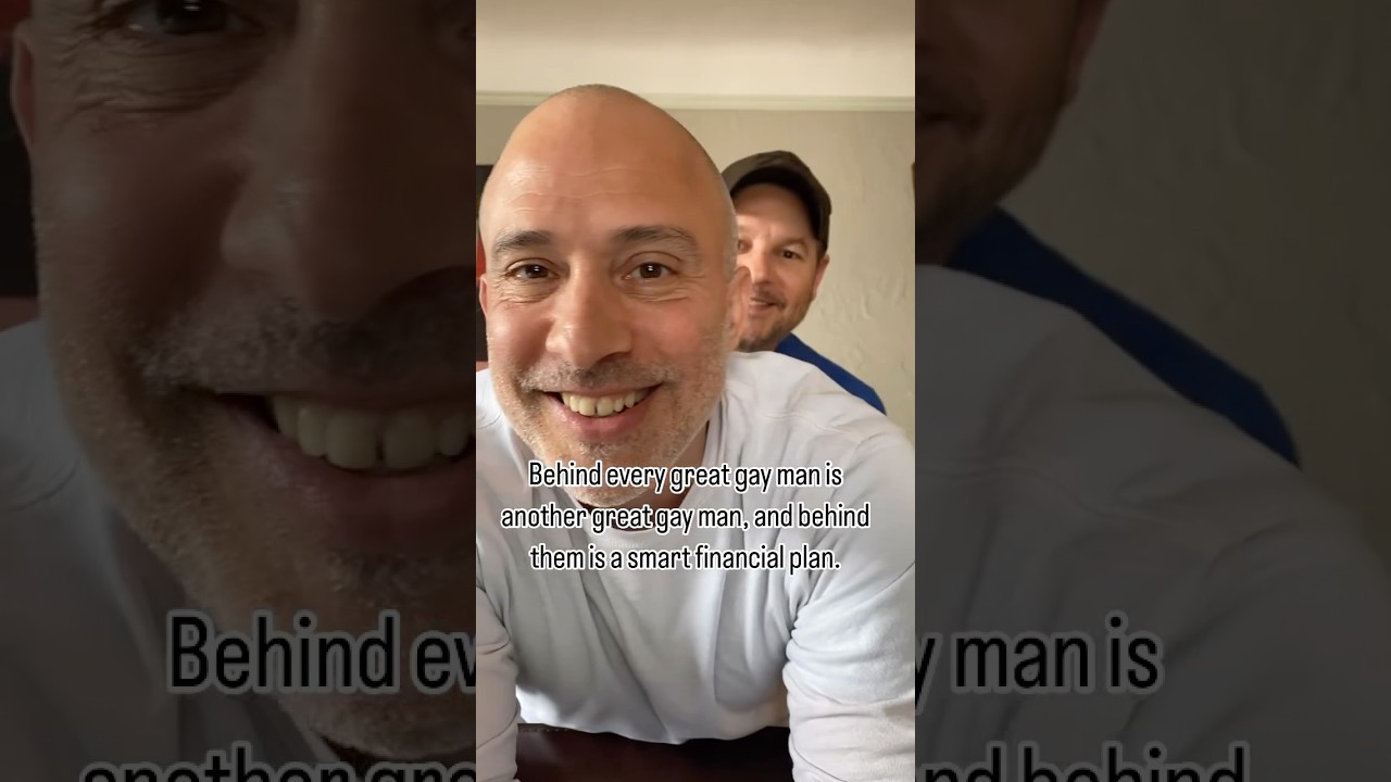 Man behind man behind 😳| 