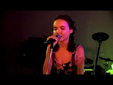 Арина Данилова — Знай, лишь ты (квартирник «Teen Sawyer»)