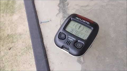 AcuRite 02020 Portable Lightning Detector Review