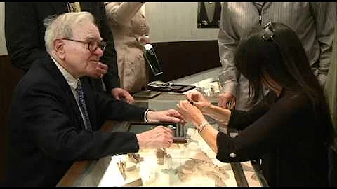 Warren Buffett Sells Diamonds at Borsheims