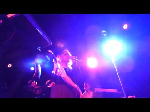 Little Boots - Beat Beat (Live in Cambridge)
