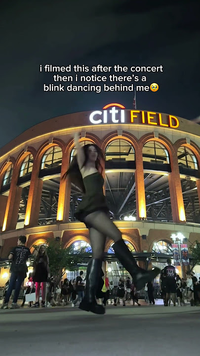 a BLINK joined my tiktok at the concert🥹 #jump #blackpink