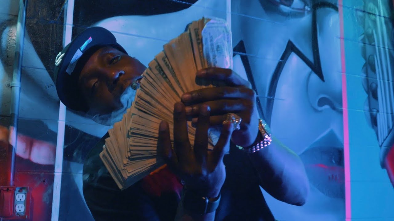 Ganksta - Stayed Down pt. 2 OFFICIAL VIDEO auf YouTube ansehen Ganksta - Stayed Down pt. 2 OFFICIAL VIDEO auf YouTube ansehen