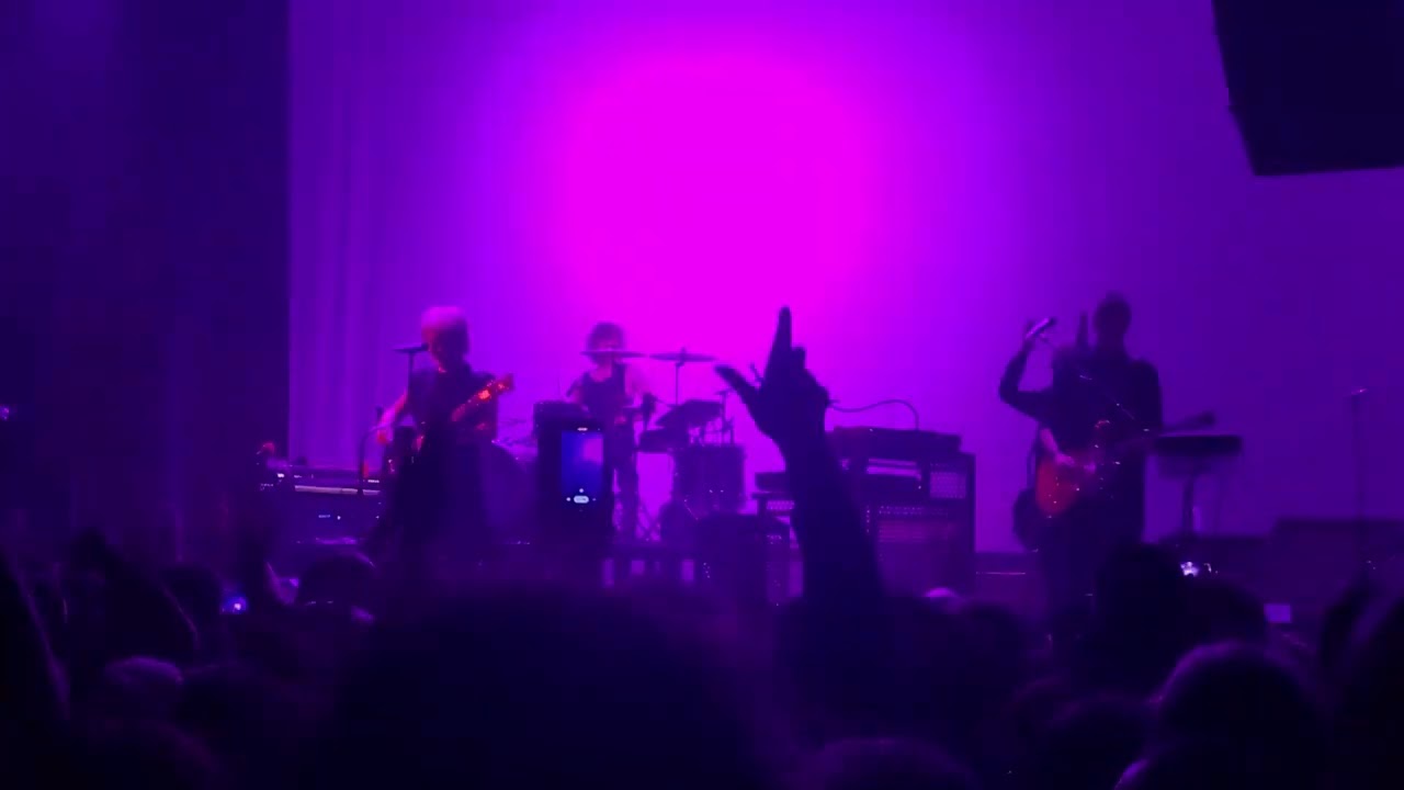 Indochine - Péril Jaune / A l'Est De Java / Salomé - Noël Babel Show, Elysée Montmartre, 10/12/2024
