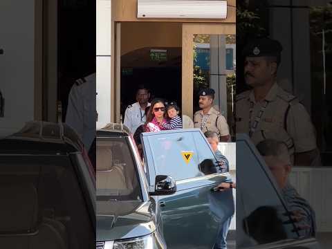 Ranbir Kapoor,alia and raha at Kalina airport