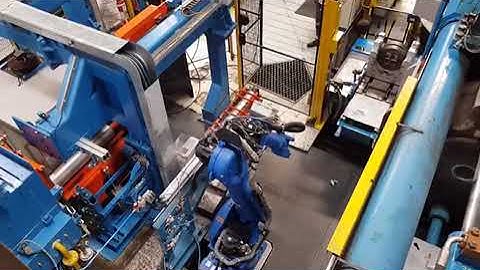 hot billet transfer robot for aluminium extrusion press
