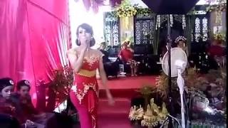 Aksi Banci Joget Diacara Nikahan - Lucu Sekalii I Bikin Ngakak