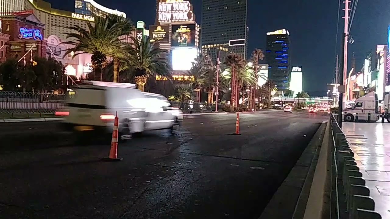 LAS VEGAS STRIP TRAFFIC AT 6:30 AM THURSDAY OCTOBER 28, 2021 - LONEWULFRICK 🥱🥱