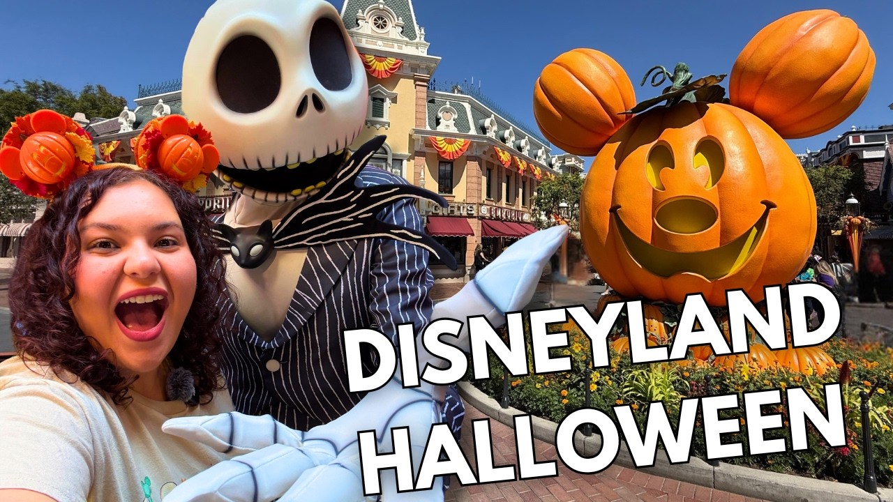 First Time at Disneyland for Halloween! (Haunted Mansion Holiday, Food, Shows, Pumpkin Hunt)