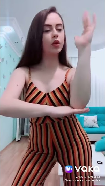 Beautiful girl dancing , 3 , 2 , 1