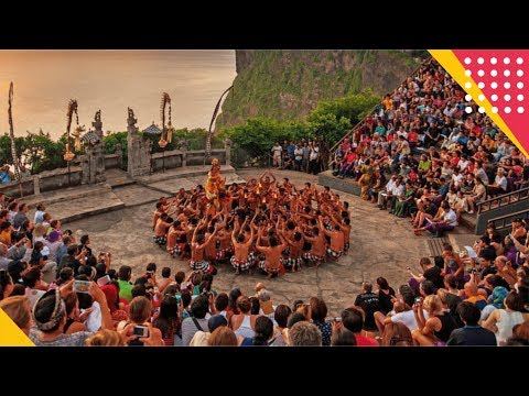 VIDEO FULL TARI KECAK DI ULUWATU BALI