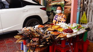 Walking Tour in Phnom Penh - Old Market in Cambodia