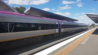 V/Line VLocity at Wendouree by Martin 113 views 2 months ago 1 minute, 14 seconds