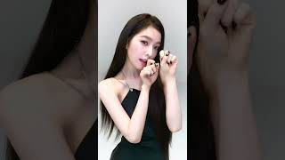 용기를 얻고 싶을 땐 이 포즈를 따라 해보세요 🌷👈 #아이린 #IRENE #LikeAFlower #IRENE_LikeAFlower #레드벨벳 #RedVelvet