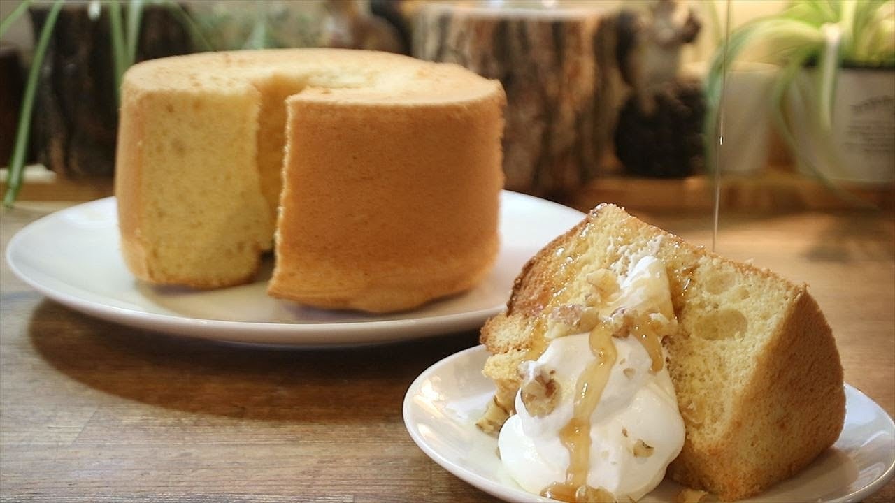 メープルシフォンケーキの作り方 お店のようなふわっふわのメイプルの香り How To Make Maple Chiffon Cake Coris Cooking Youtube