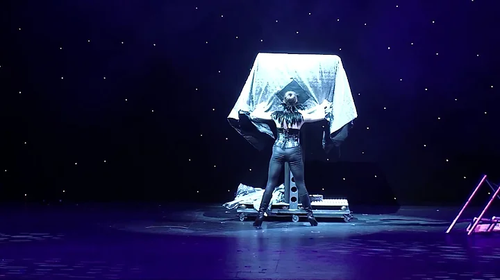 Matthew McGurk - Spectacular Stage Illusionist bas...