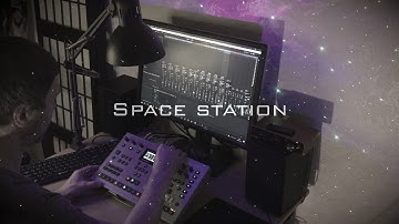 Space station - ambient soundtrack / Elektron Analog Four synthesizer