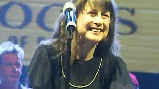 The Carnival is Over - Judith Durham (seekers) and the Choir of Hard Knocks (2007)