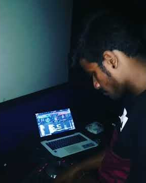 Saya bukan deejay