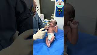 Newborn Baby Reflex After Delivery | Strong First Response | Baby Care with Dr. Shahzad