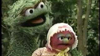 Sesame Street - Oscar Looks After Natasha