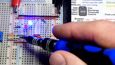 Trimmer Potentiometer Trimpot Voltage Divider 555 Schmitt Trigger LEDs Circuit Oscilloscope measured