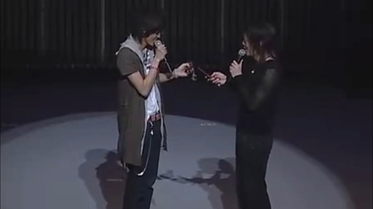 [ENG SUB] A young Miyano Mamoru and Taniyama Kishow exchanging email addresses on stage