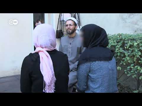 ريبورتاج | لودوفيك محمد زاهد: إمام مثلي من أجل حقوق المثليين المسلمين | وثائقية دي دبليو